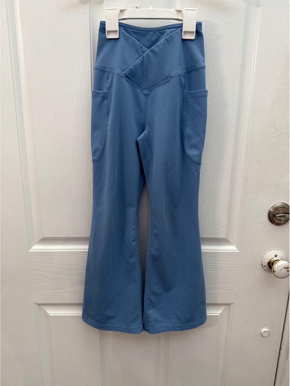 Baleaf Girls Blue High-Waisted Flared Leggings with Side Pockets, Size Small